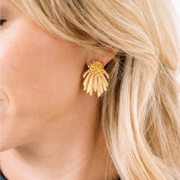 Susan Shaw Sparks Fly Stud Earrings - Picture 2 of 6